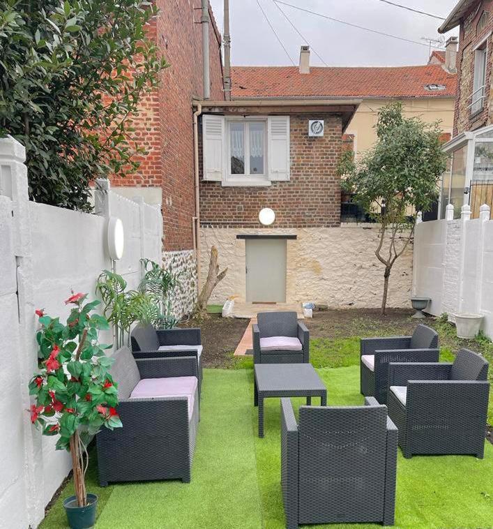 Jolie Petite Maison Avec Un Grand Jardin Montmagny Exterior photo